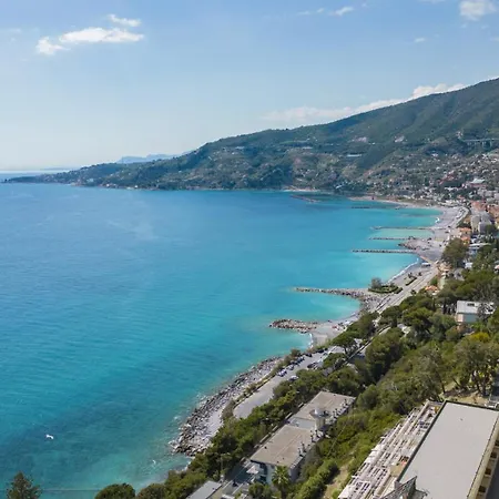 Sky & Sea Apartment By Wonderful Italy Ospedaletti Exterior photo